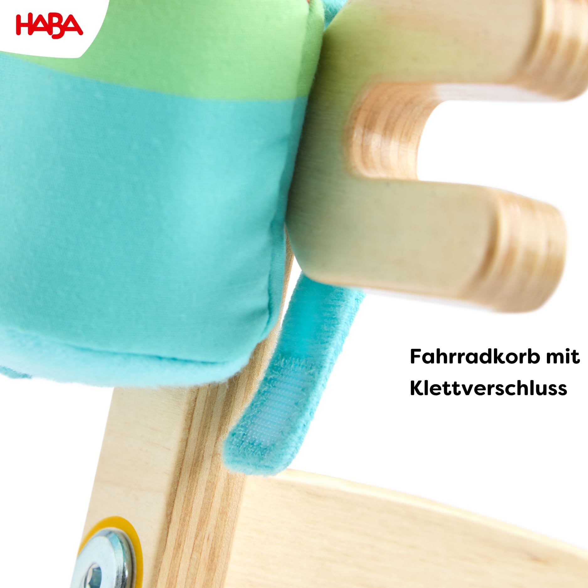HABA Laufrad-Set Lian – Holz-Laufrad mit Puppe Lian, Fahrradhelm und Fahrradkorb – Fahrrad mit Doppelrad für sicheren Stand – 2011905001 4
