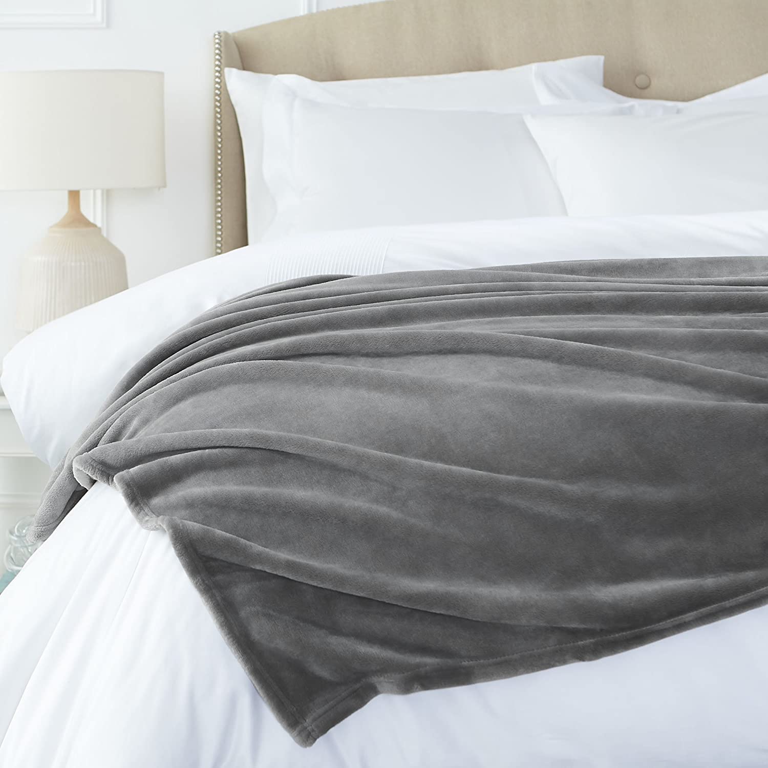 Amazon Basics Soft Velvet Plush Throw Blanket, Not Heated Sofa Throw, 168 x 229 cm, Grey