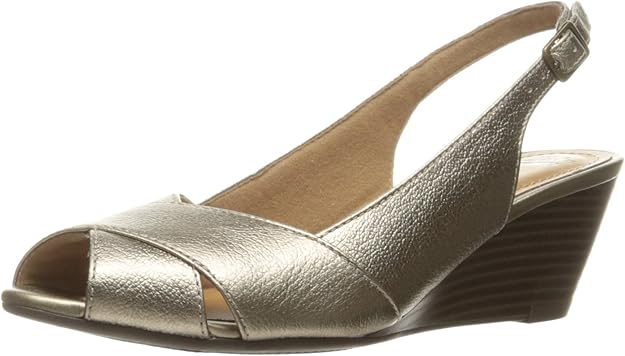 clarks wedges canada