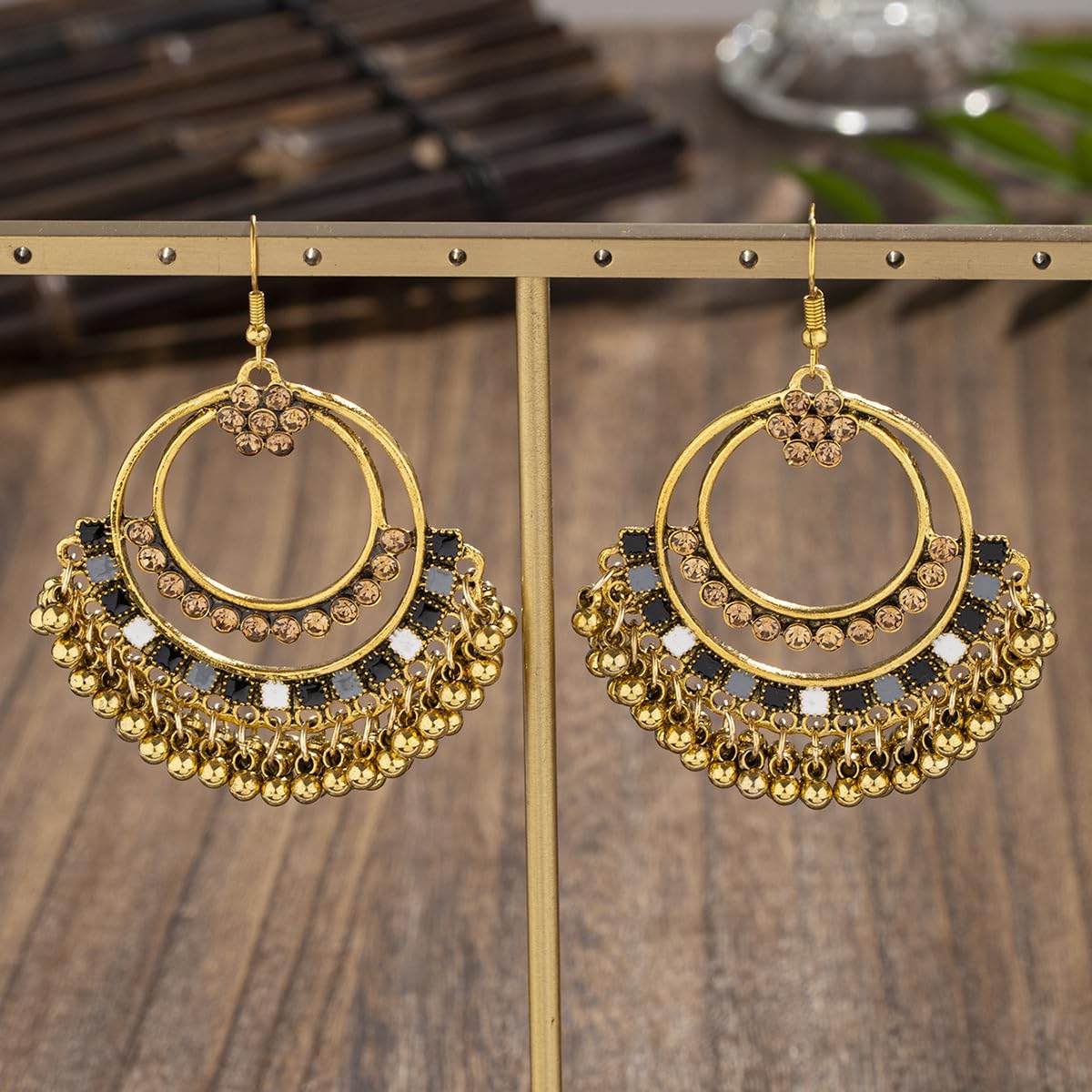 Photo 1 of Trendy Golden and Metallic Earrings for Women, Bohemian Tassel and Dangle Patterns, Perfect for Everyday Style