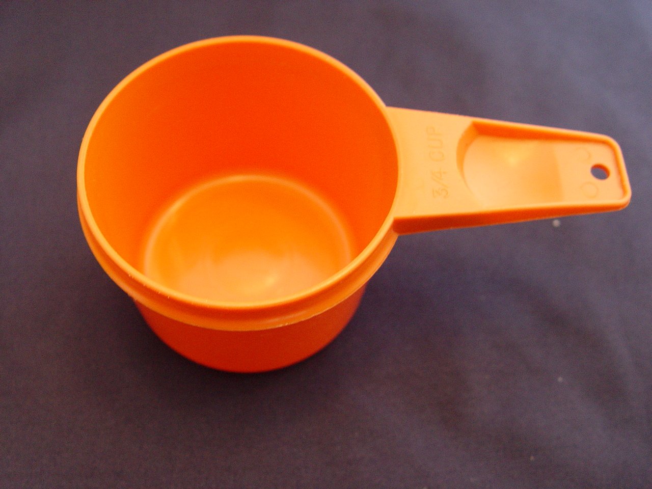 amazon-vintage-tupperware-bright-orange-replacement-measuring-cup