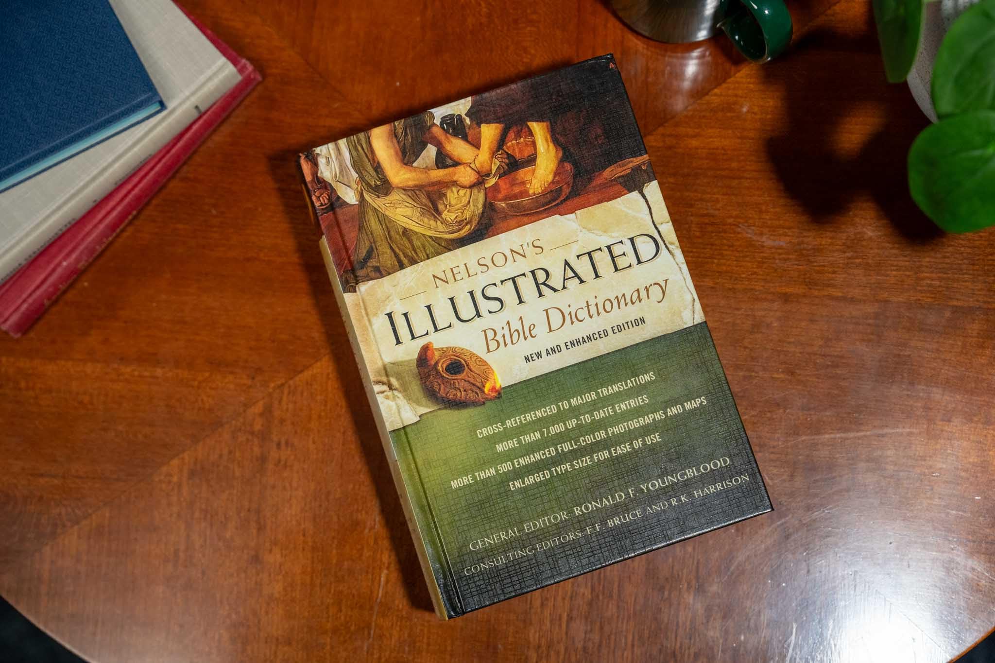Nelson's Illustrated Bible Dictionary: New and Enhanced Edition