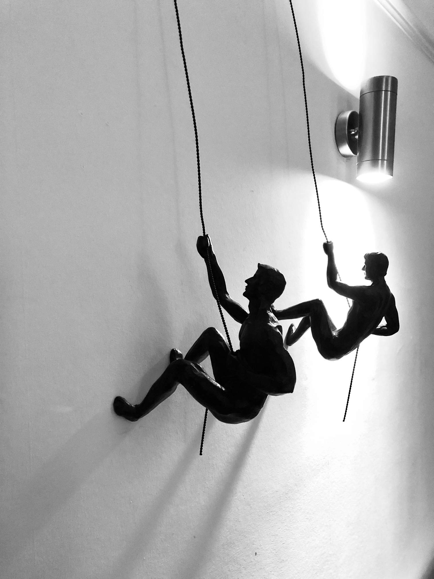 Haute Collage Bronze Climbing Abseiling Duo Hanging Ornaments Figures Set of Two Climbers Wall-art Wall Hanging Man with Rope Wire