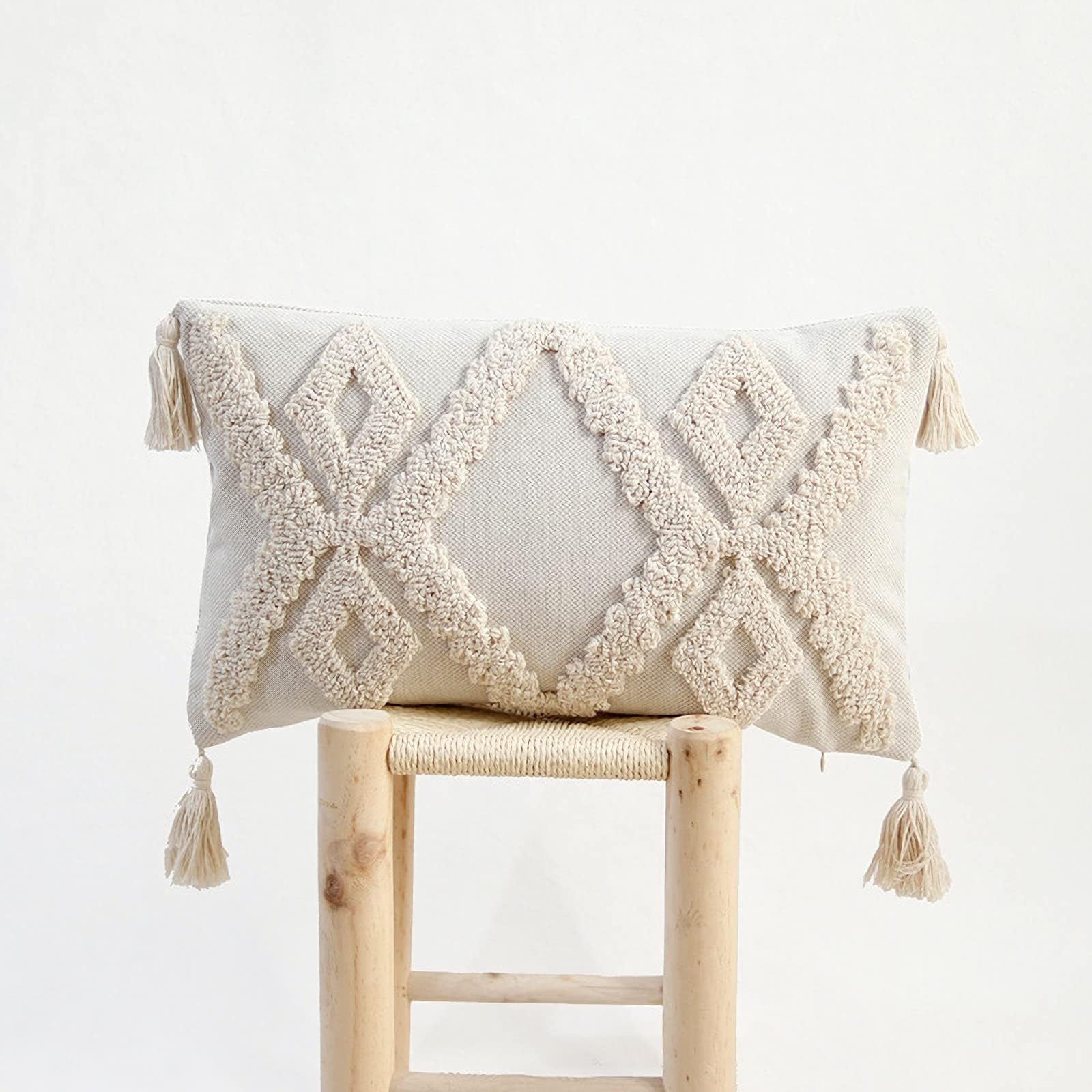 Photo 1 of *MISSING PARTS*
RinRinfam Boho Tufted Lumbar Throw Pillow Cover 12x 20, Modern Simple Diamond Farmhouse Neutral Linen Pillow Cushion Cases with Tassels, Cream Decorative Pillows for Bed, Outdoor Couch Bedroom Car