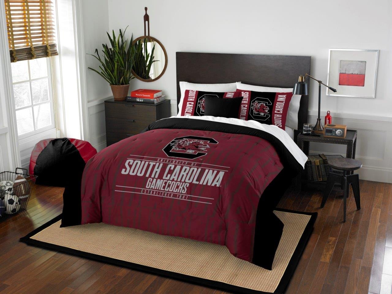 South Carolina Gamecocks - 3 Piece FULL / QUEEN SIZE Printed Comforter & Shams - Entire Set Includes: 1 Full / Queen Comforter (86" x 86") & 2 Pillow Shams - NCAA College Bedding Bedroom Accessories