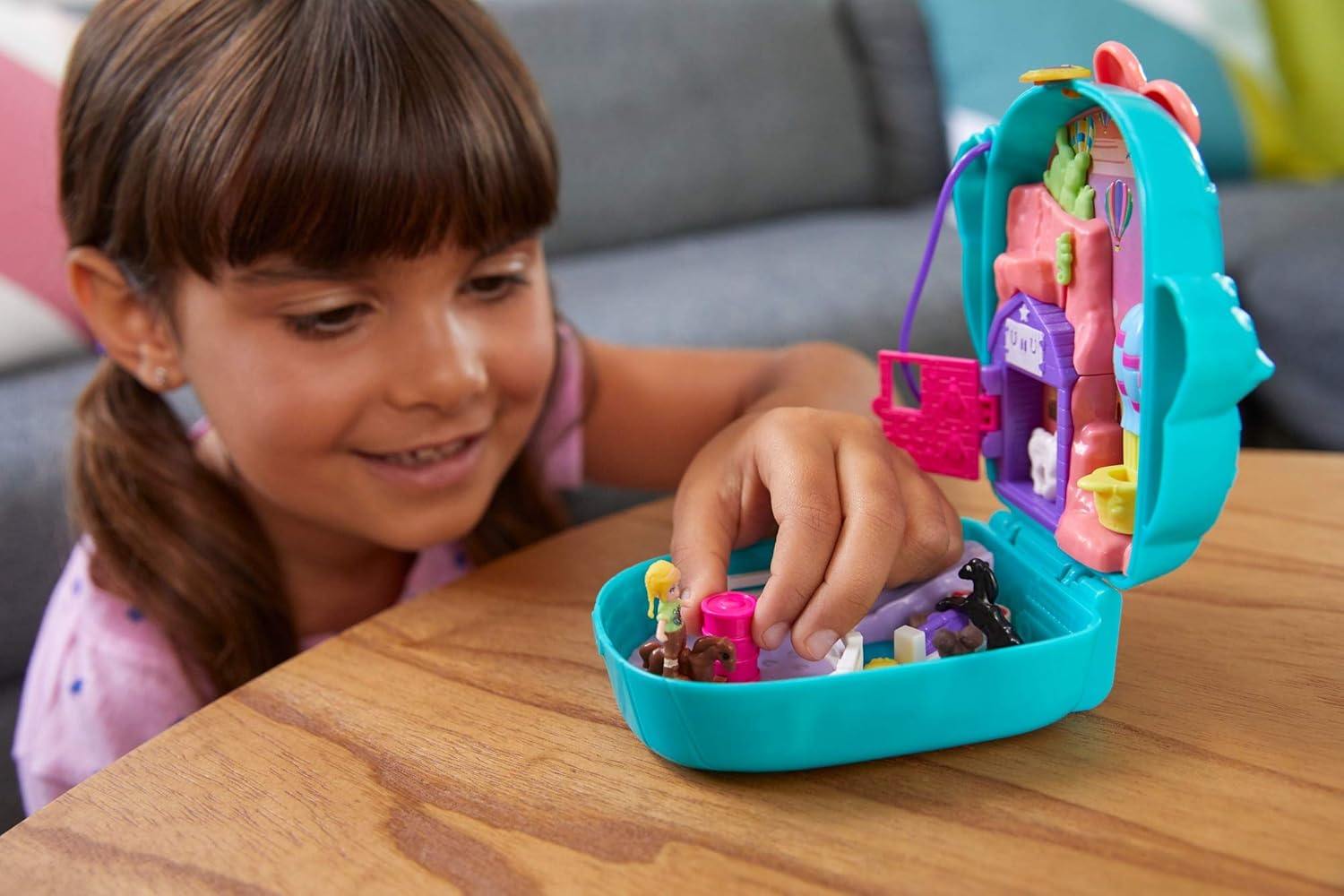 Polly Pocket Pocket World Cactus Cowgirl Ranch Compact with Fun Reveals, Micro Polly and Shani Dolls, 2 Horse Figures and Sticker Sheet; for Ages 4 and Up: Toys & Games
