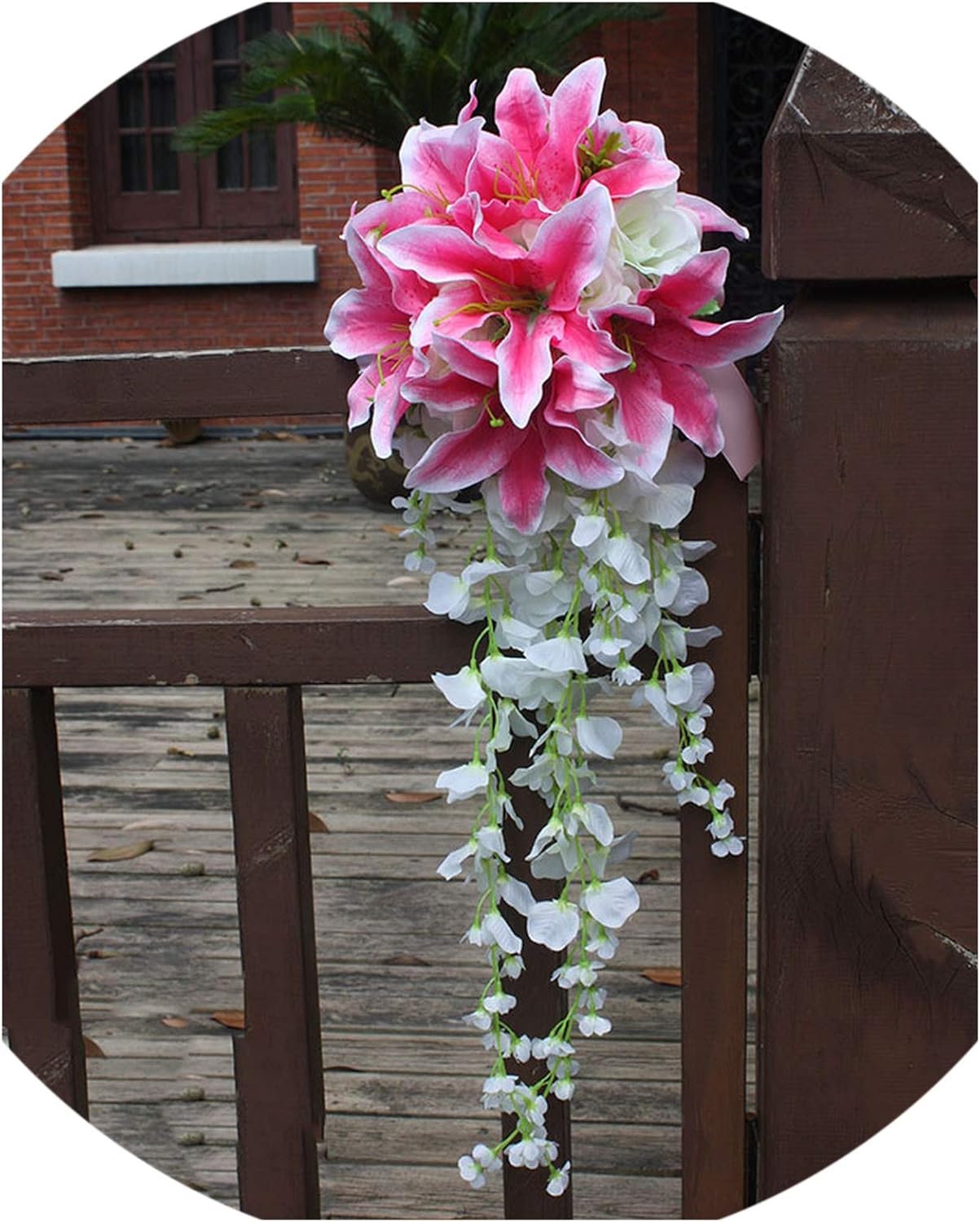 Amazon De Mamamoo Weisse Lilie Wasserfall Hochzeit Bouquet Tropfen Romantische Lange Brautstrauss