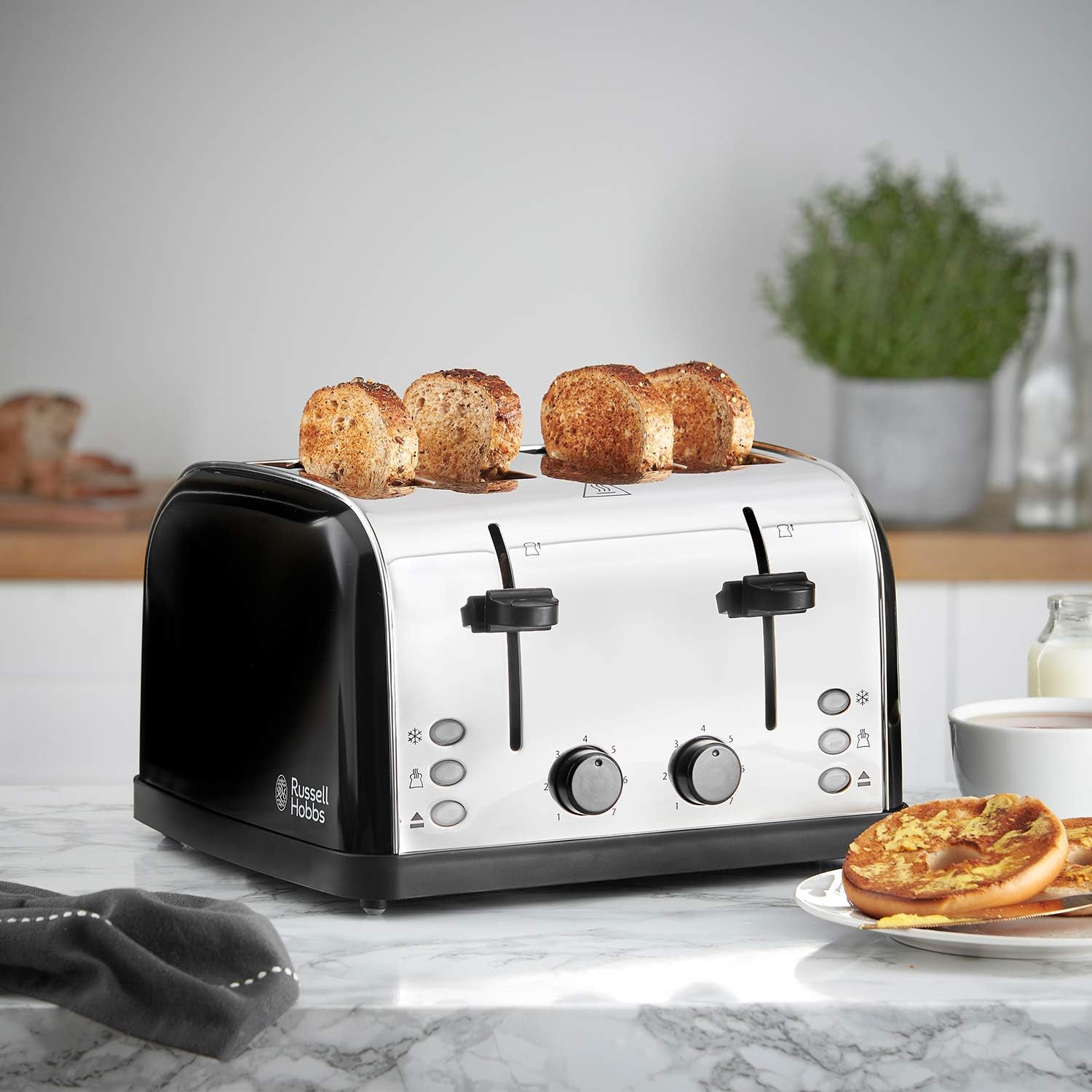 Russell Hobbs Stainless Steel 4 Slice Toaster, Black - Image 4