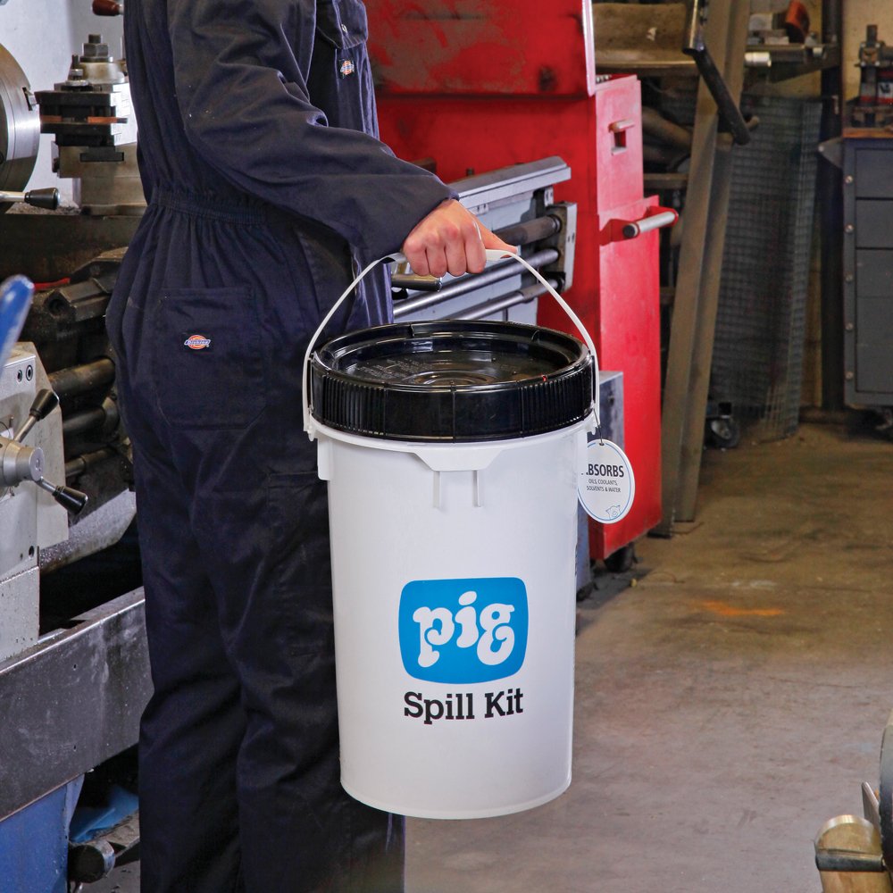 New Pig Spill Kit in Bucket | Absorbs Oils, Water & More | 4-Gallon Absorbency | Fast Spill Response | KIT213: Industrial Spill Response Kits: Industrial & Scientific