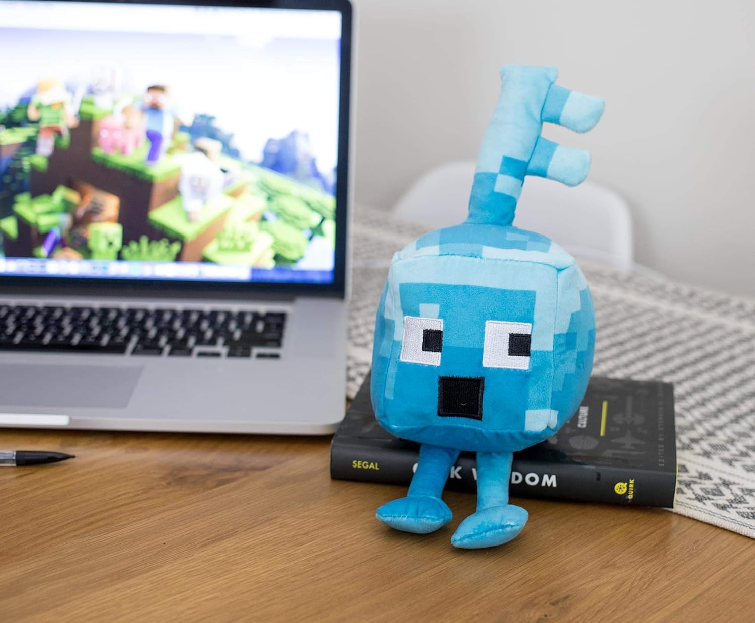Amazon マインクラフトダンジョンズ ダイヤモンド キーゴーレム ぬいぐるみ ハッピーエクスプローラーシリーズ Minecraft Dungeons Happy Explorer Diamond Key Golem Plush ぬいぐるみ おもちゃ