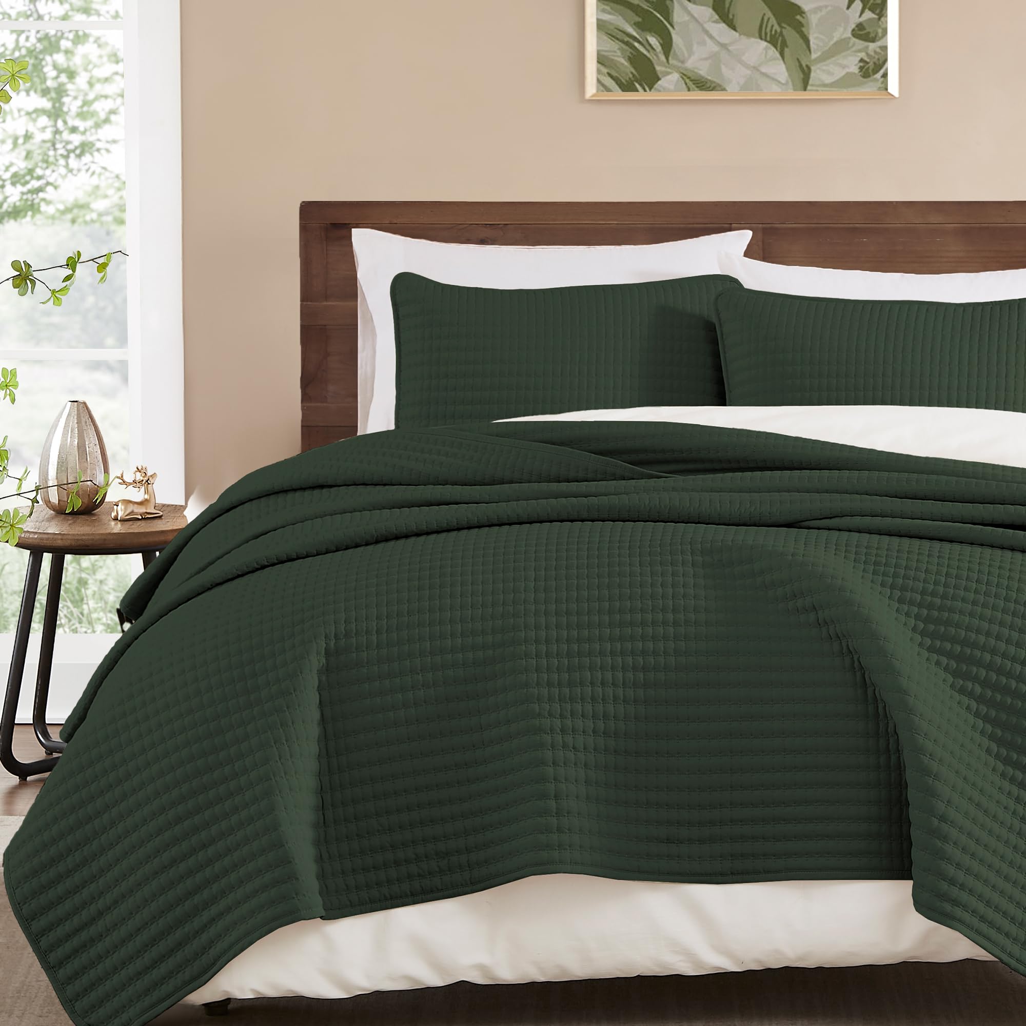Photo 1 of ** FACTORY SEALED**WRENSONGE King Size Quilt-3 Pieces Lightweight Bedspreads Dark Green King Quilt Bedding Set for All Seasons, Soft Summer Coverlet with 2 Pillow Shams Suitable for Bed, Couch, Quilt Blanket