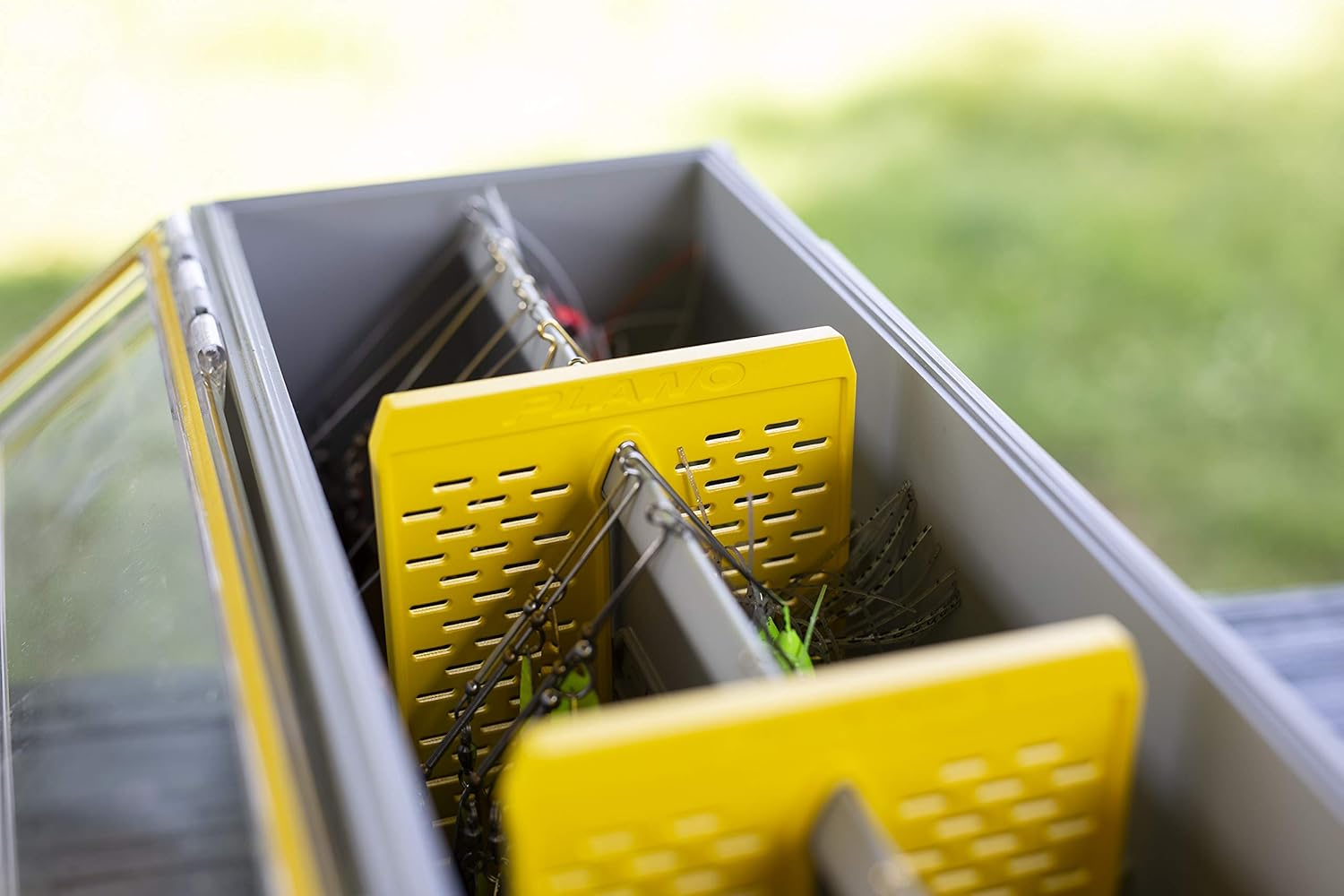 Plano Edge Master Spinnerbait Tackle Storage | Premium Tackle Organization with Rust Prevention, Clear/Yellow: Sports & Outdoors