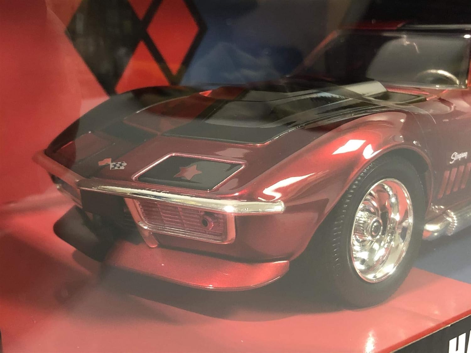 Jada 1:24 1969 Corvette with Harley Quinn Figure, Red, Standard - Image 5