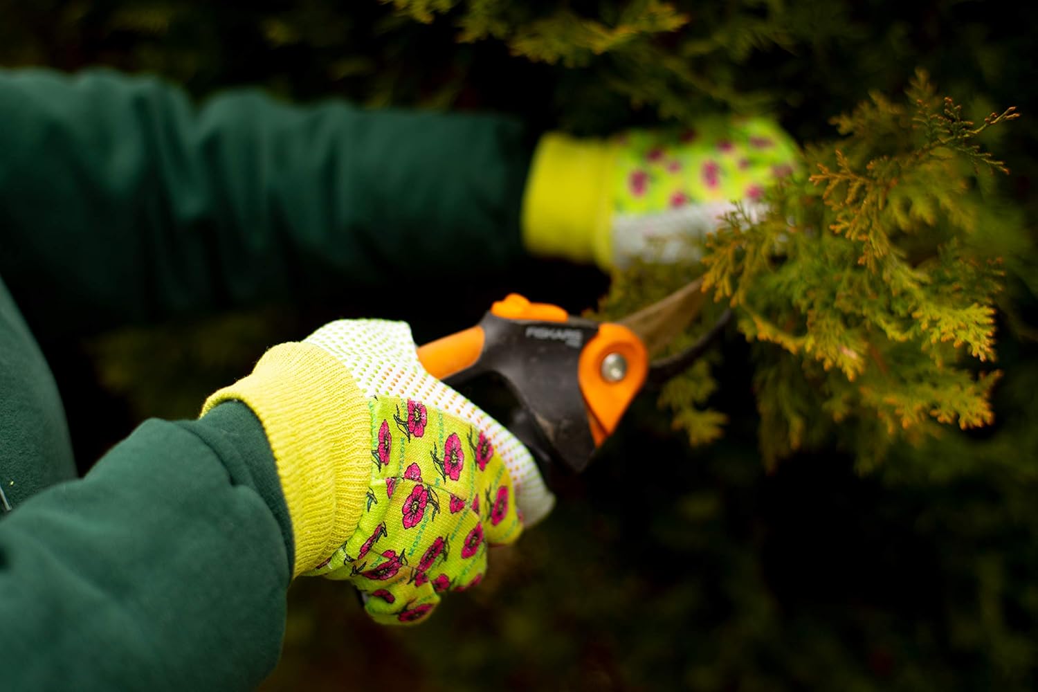 G & F 1852-3 Women Soft Jersey Garden Gloves, Women Work Gloves, 3-Pairs Green/Pink/Blue per Pack: Home Improvement