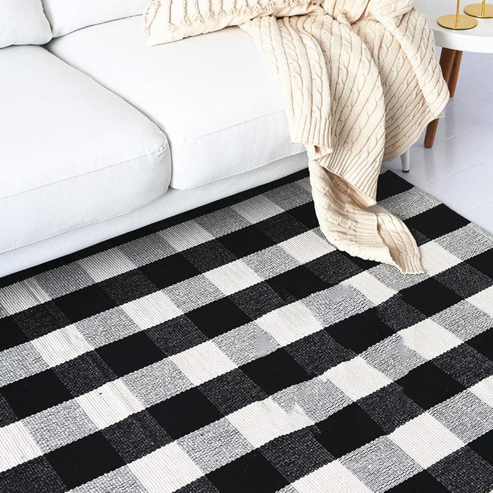 SEEKSEE 100% Cotton Plaid Rugs Black/White Checkered Plaid Rug Hand-Woven Buffalo Checkered Doormat Washable Porch Kitchen Area Rugs, 5.5ft x 7.5ft: Kitchen & Dining