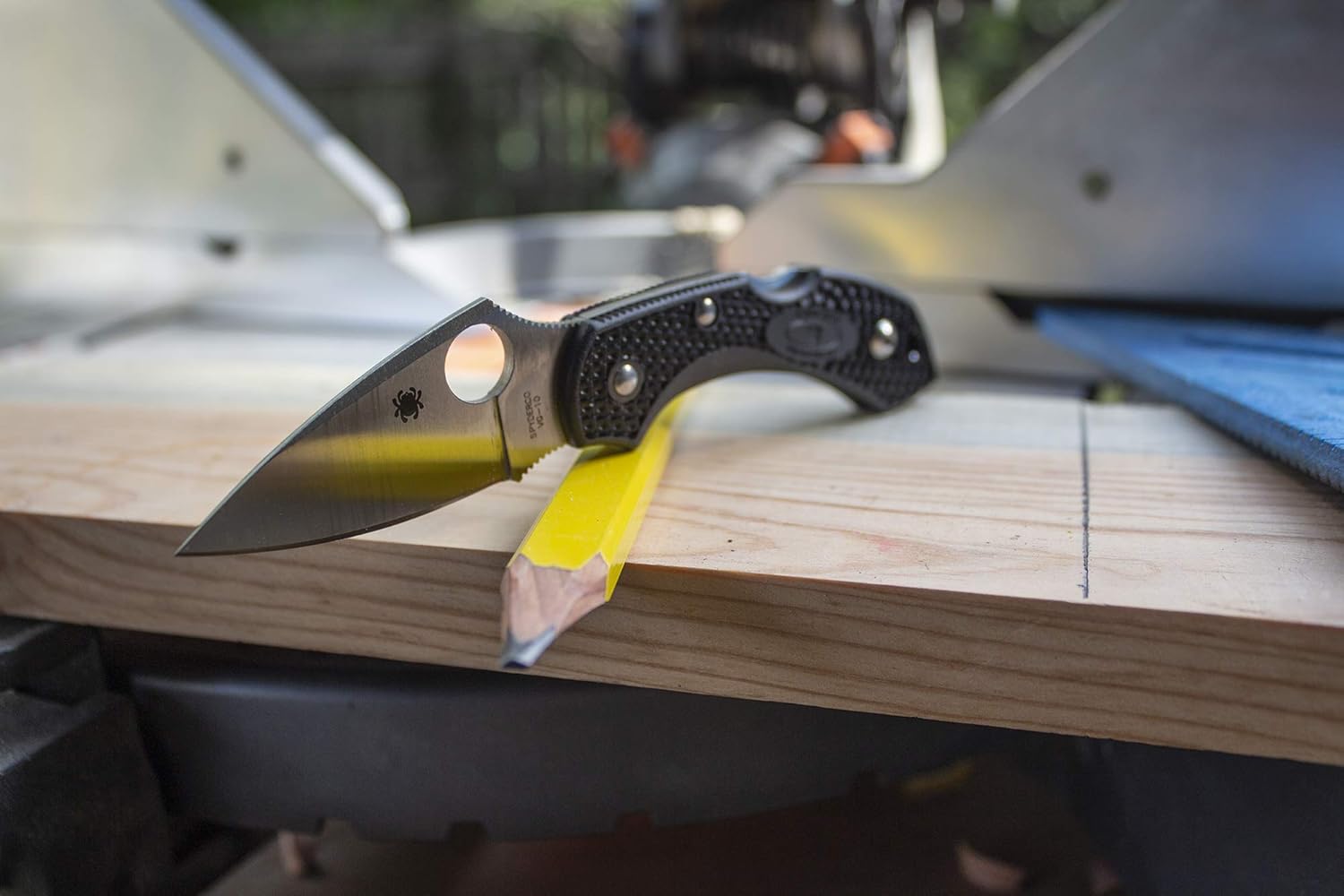 Amazon スパイダルコ Spyderco ドラゴンフライ2 Vg 10 ブラック 直刃 C28pbk2 Spyderco スパイダルコ フォールディングナイフ