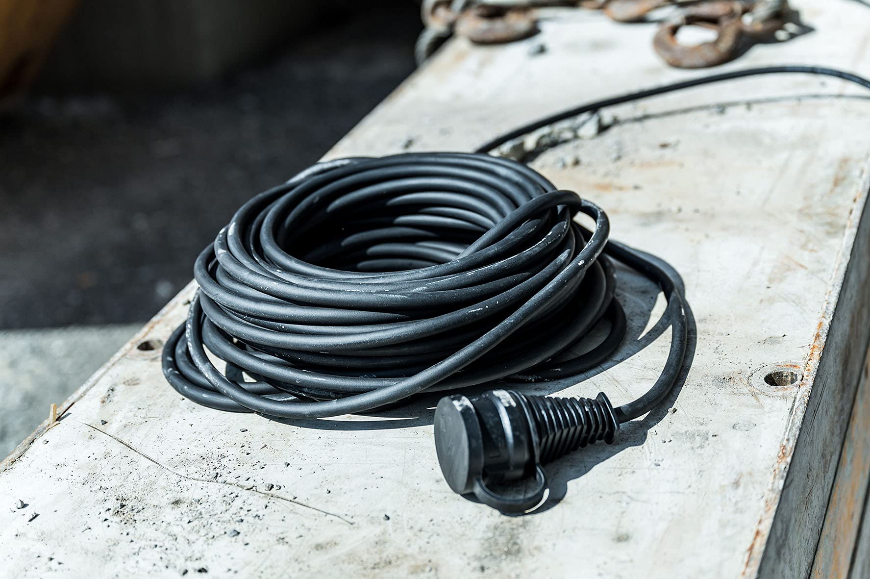 Brennenstuhl Qualitäts-Gummi-Verlängerungskabel (5m Kabel, für den kurzfristigen Einsatz im Außenbereich IP44) schwarz 3