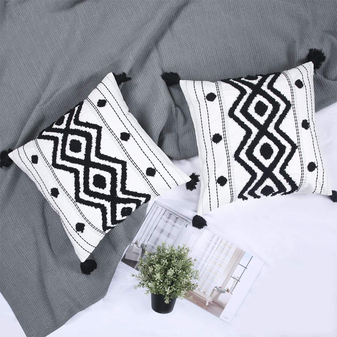 Chlophy Black white Cushion Cover 18x18 Boho 45x45CM Set of 2 Pack Diamond Embroidered Cushion Cases Cotton Canvas Tufted Textured Geo Modern Couch Sofa Living Room