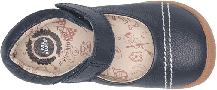 livie and luca first walkers