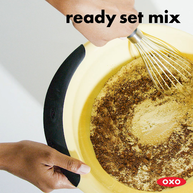 OXO-Good-Grips-3-piece-Mixing-Set-White-Bowls-Brown-Handles-BlueGreenYellow