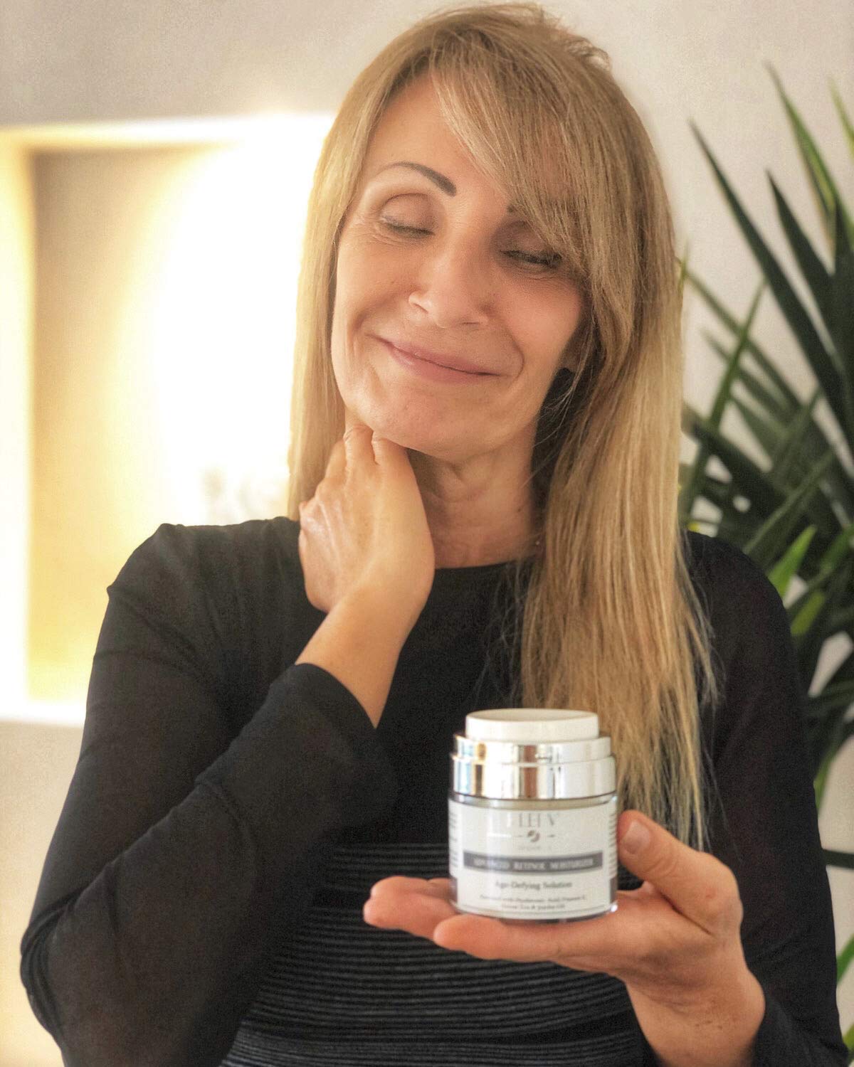 Anti Aging Skin Care Set: Retinol Cream, Vitamin C Serum & Firming Eye Cream for a glowing and radiant skin. The Best Beauty Gift Sets for Women: Beauty