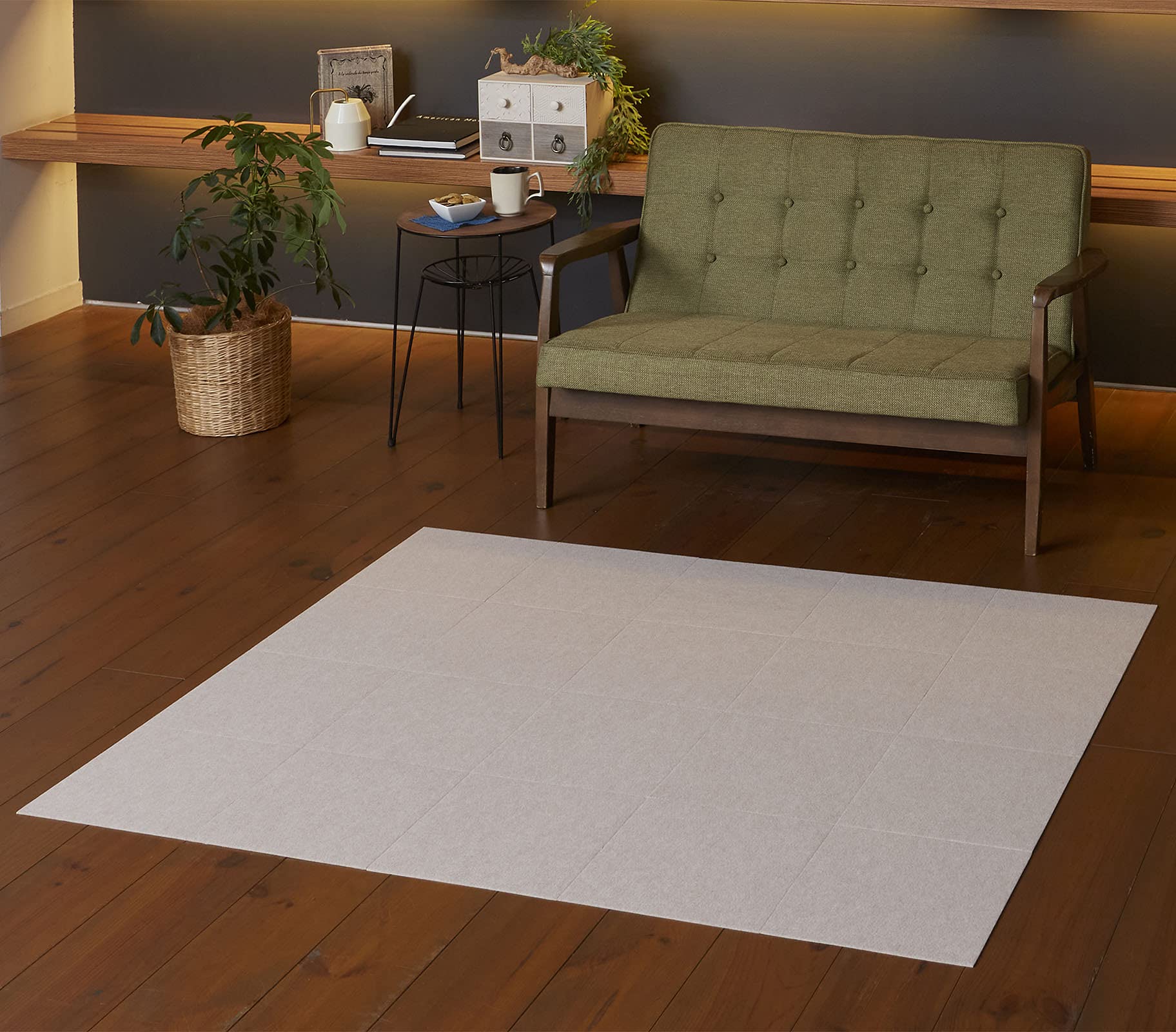 【日本製 撥水 消臭 洗える】サンコー ずれない タイルカーペット 30×30cm ライトベージュ 20枚 フラットタイプ おくだけ吸着 ジョイントマット KE-35商品画像