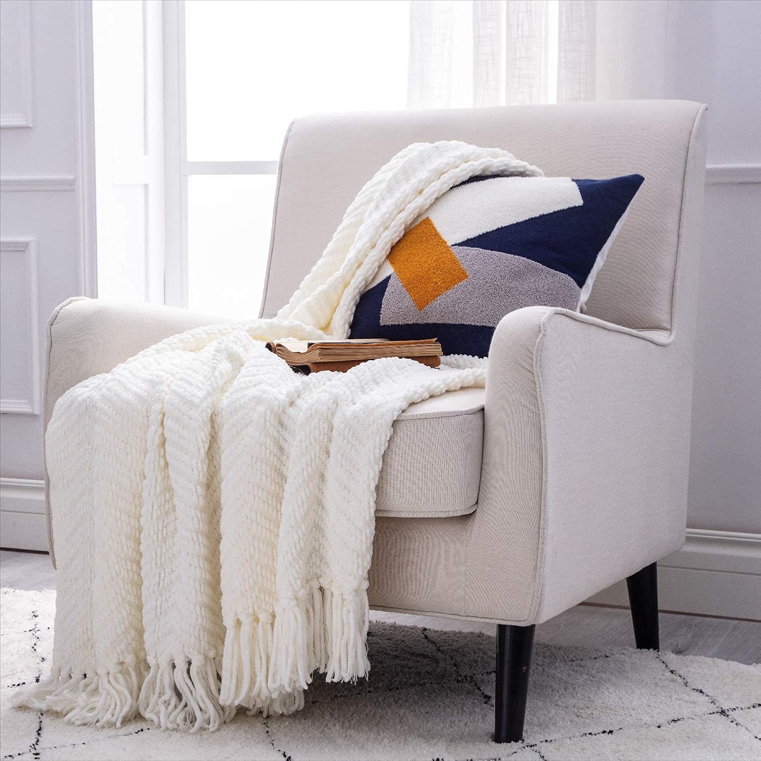 Bedsure Cream White Throw Blanket for Couch, Knit Woven Chenille Blanket Versatile for Chair, 50 x 60 Inch - Super Soft Warm Decorative Ivory Blanket with Tassels for Bed, Sofa and Living Room: Kitchen & Dining