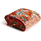 Vera Bradley Women's Fleece Throw Blanket &ndash; Soft Plush Blanket for Couch, Bedroom &amp; Home D&eacute;cor