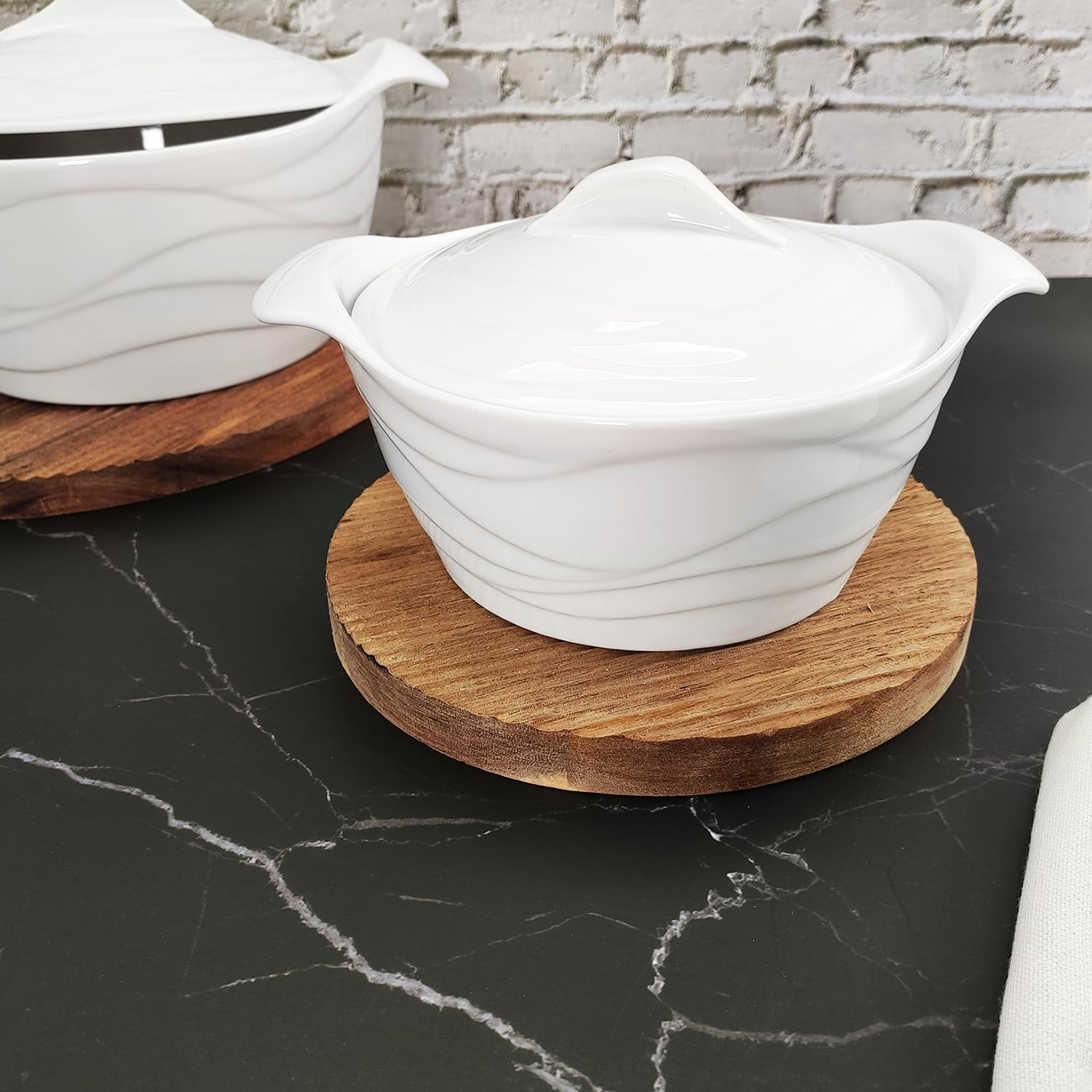 Casserole Dish 31.8 ounce French White Ceramic Bakeware Set with Lids, Chip and Crack Resistant Stoneware Baking Dish, Microwave, Dishwasher, Oven, Freezer and Fridge Safe (8.7 Inch)