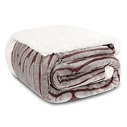MACEVIA Sherpa Fleece Throw Blanket for Couch 3D