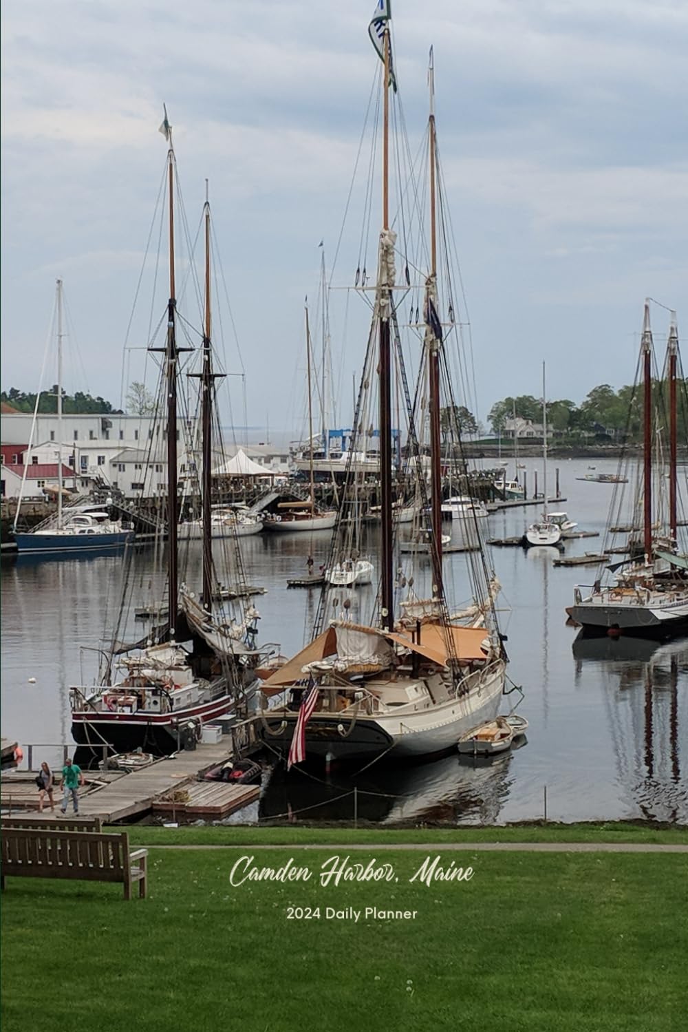 Camden Harbor, Maine 2024 Daily Planner: 6 x 9 inches, 80 pages, Year At A Glance With Monthly And Weekly Pages, Goal Sheets, Contact Sheets, And Extra Notebook Paper