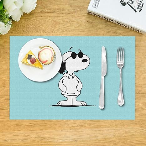 Amazon Co Jp 壁紙7がかっこいいスヌーピーです ランチョンマット おしゃれ かわいい 断熱 滑り止め 家庭レストラン用 食卓飾り お手入れ簡単 ４枚セット プレース マット Home Kitchen