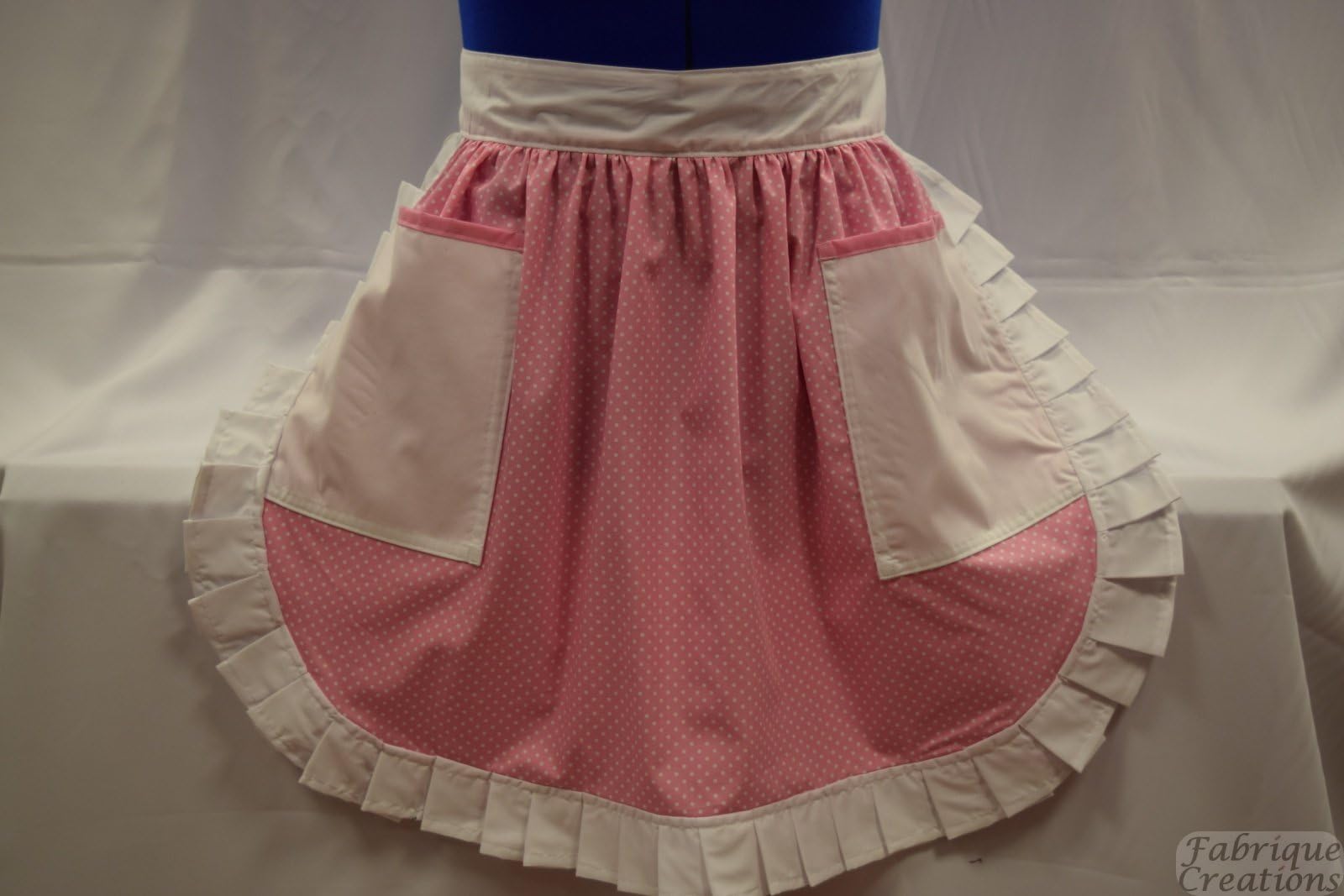 Fabrique Creations - Retro Vintage 50s Style Half Apron/Pinny - Pink & White Polka Dot with White Trim & 2 Pockets (FC118H)