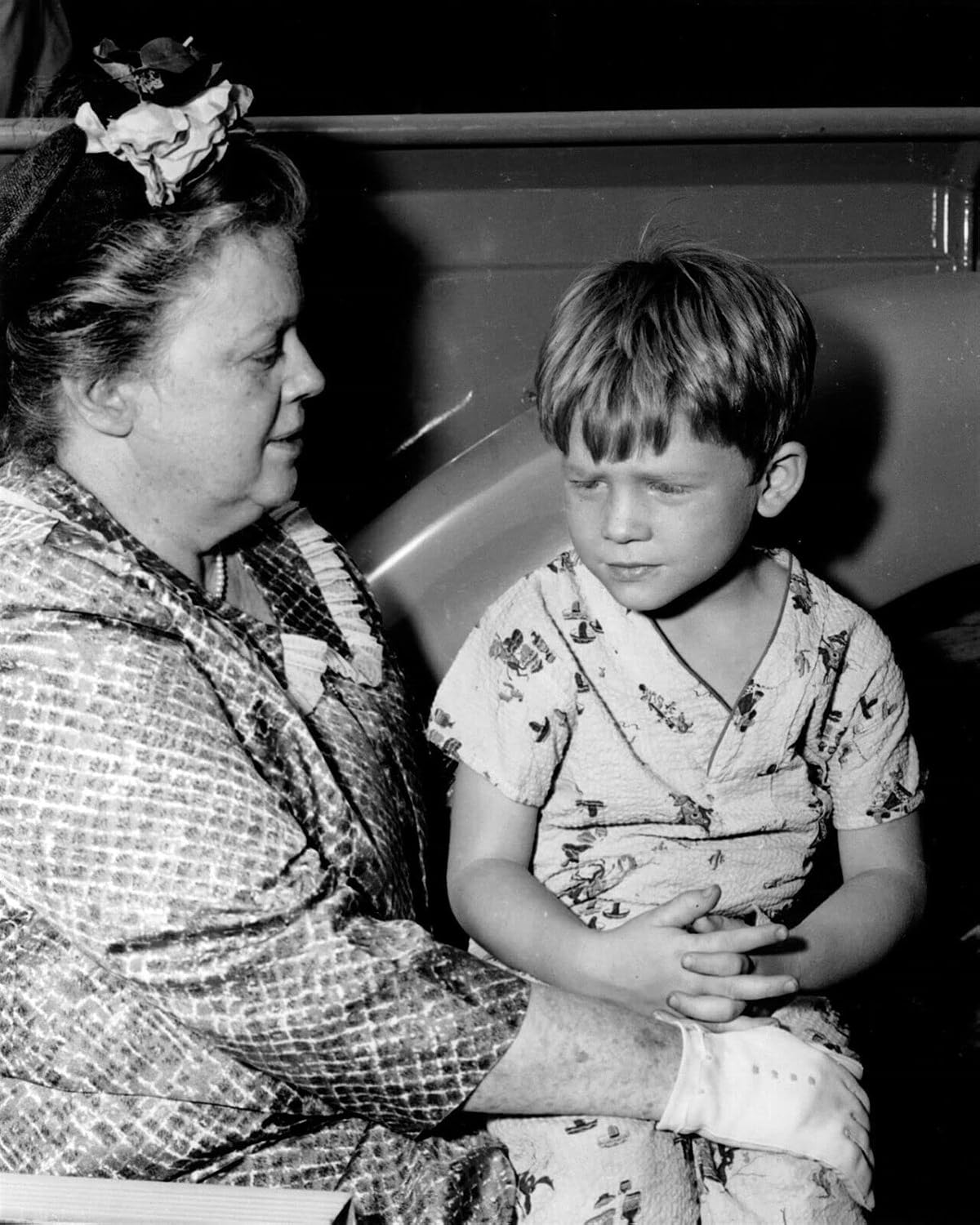 Photographs - Andy Griffith Show Opie on Aunt Bee's lap Ron Howard & Frances Bavier 8x10 photo