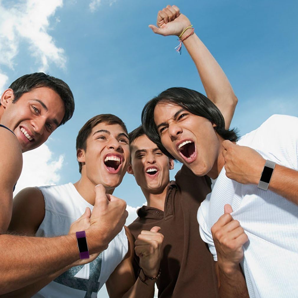 Парни друзья. Как быть в компании парней. Веселый человек. Как быть в компании парней. Мужик радуется.
