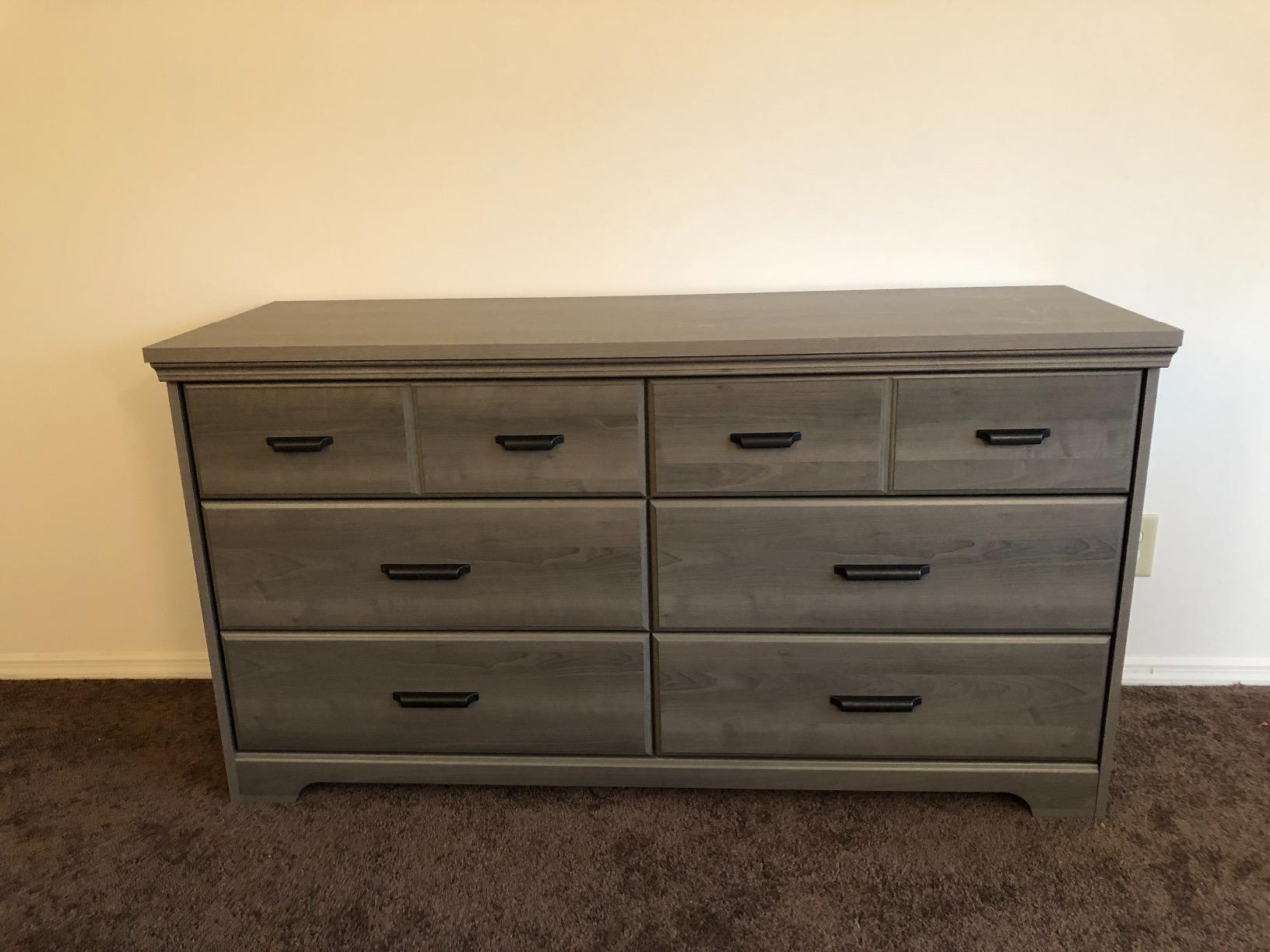33/mo Finance South Shore Versa 6Drawer Double Dresser and 2Drawer