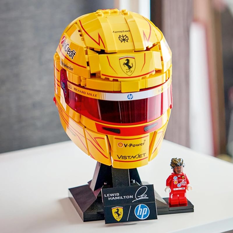 Editions Scuderia Ferrari HP Casque de Lewis Hamilton - Produit F1 - Maquette avec Minifigurine Collector - Décoration Intérieure - Cadeau pour Garçon dès 14 Ans et Adulte Fan d'Automobile 43022