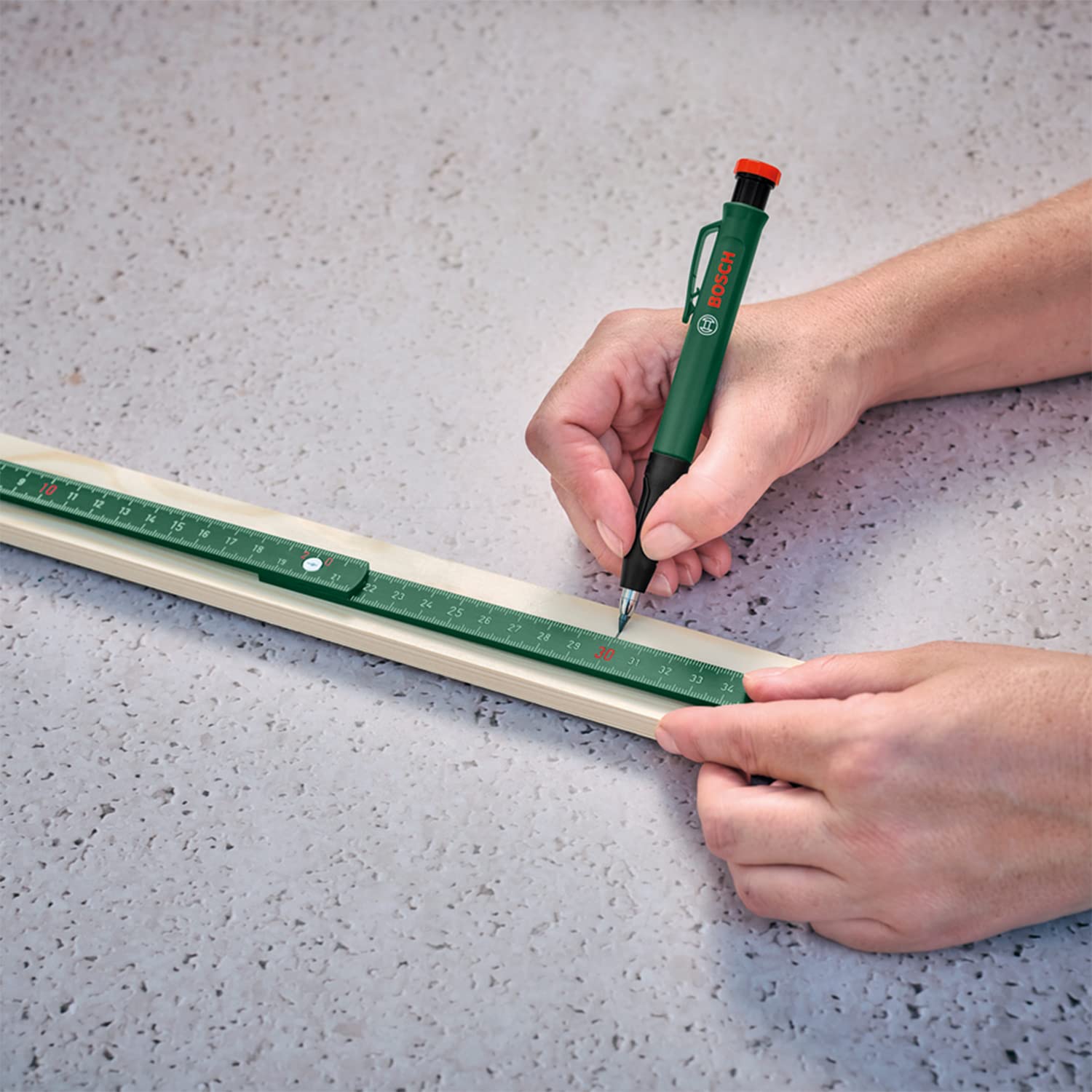 Bosch Tieflochmarker Bleistift (cleverer und robuster Tieflochmarker Druckbleistift zum Markieren auf Stein, Holz, Papier und anderen Materialien; integrierter Anspitzer) 2