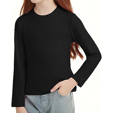 Une jupe crayon à porter avec un t-shirt à col rond gris foncé (22