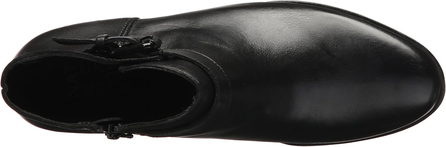 dora bootie naturalizer