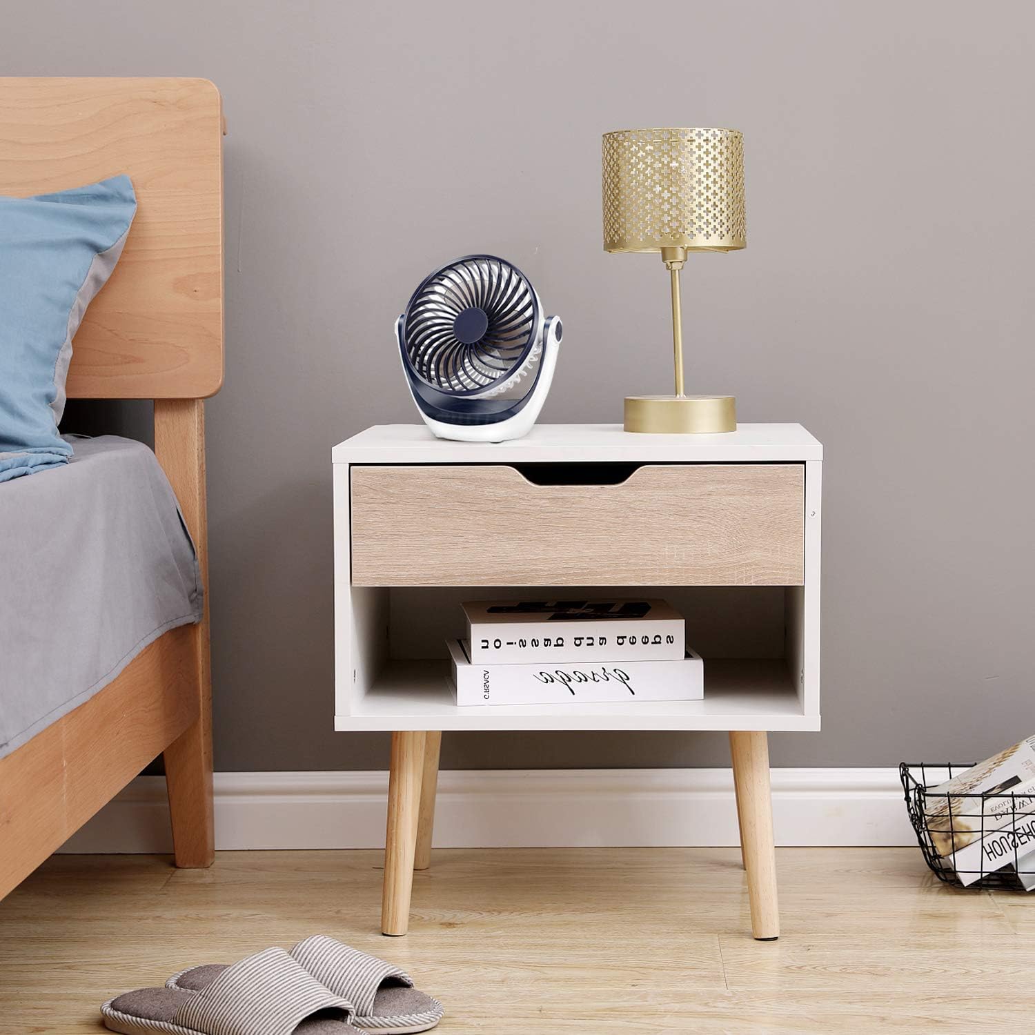 Aluan Desk Fan Small Table Fan with Strong Airflow Rechargeable Battery Operated Portable Fan 3 Speeds Adjustable Head 360°Rotatable Mini Personal Fan for Home Office Bedroom Table and Desktop: Kitchen & Dining