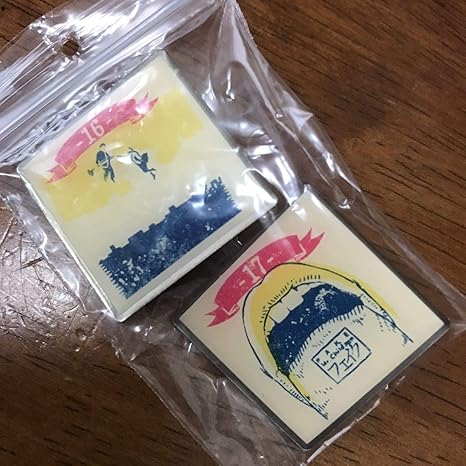 Amazon Mr Children ツアーグッズ ガチャガチャ ピンバッジ 2つセット フェイク 箒星 ミスチル バッジ ホビー