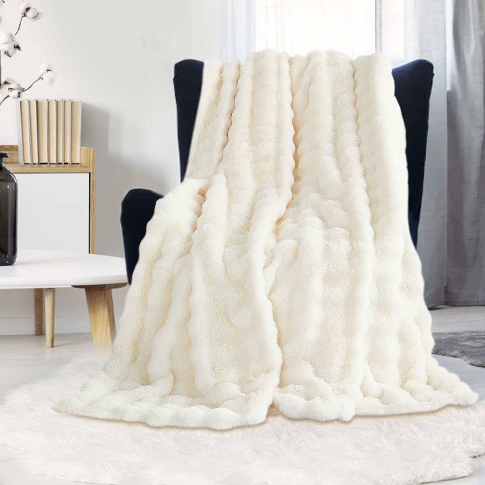 GKXLH Fluffy Blanket White - Soft Throw Blanket for Couch, Fuzzy Plush Rabbit Faux Fur Blanket, Cute Cozy Blankets for Women, Thick Bubble Blankets for Bed Sofa Bedroom Living Room - 39" x 63" Small