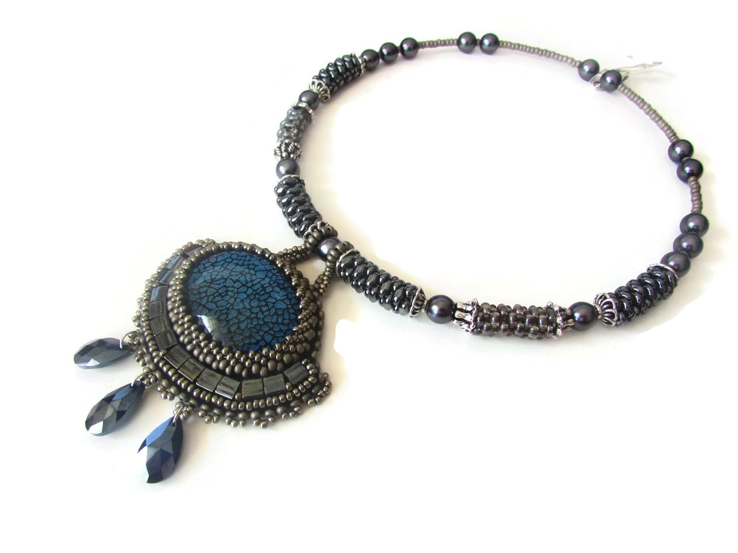dark blue beads necklace