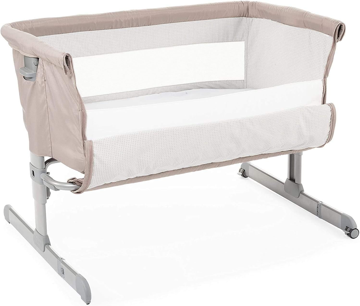 Chicco Next2Me Baby Co-Sleeping Cot with Mattress, Side Opening, Height Adjustable, Mesh Panels, Wheels and Travel Bag 0-6 Months - Image 3