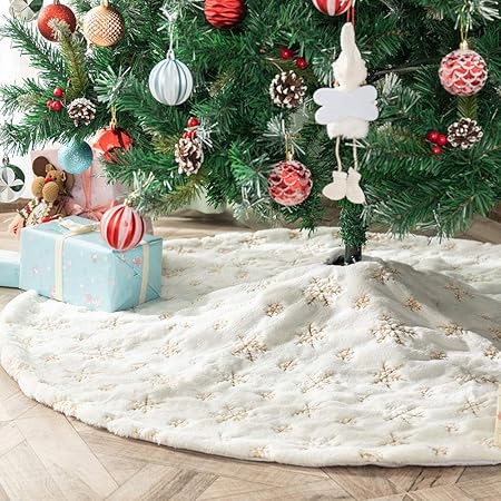 Albero Di Natale Bianco 90 Cm.Deggodech Bianco Gonna Albero Di Natale Con Ricamo Fiocchi Di Neve Oro 90cm Finta Pelliccia Gonne Per Alberi Di Natale Copertura Della Base Albero Natale Festa Decorazioni Amazon It Casa E Cucina