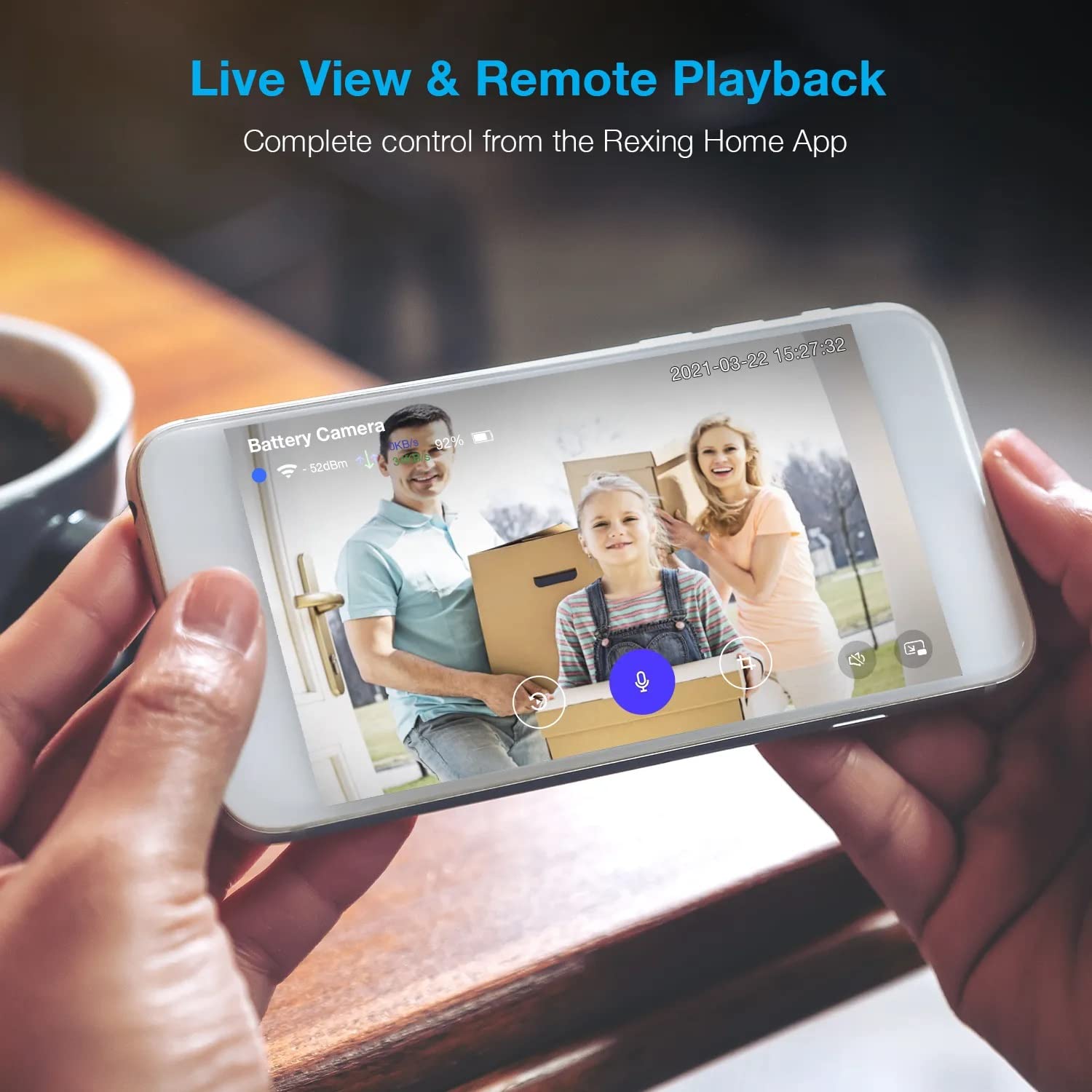 Skrin tal-ismartphone li juri qasma view of a house, illustrating the difference between daytime color vision and nighttime infrared vision.