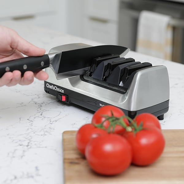 CHEF’SCHOICE 15XV EDGESELECT PROFESSIONAL ELECTRIC KNIFE SHARPENER WITH 100-PERCENT DIAMOND ABRASIVES AND PRECISION ANGLE GUIDES FOR STRAIGHT EDGE AND SERRATED KNIVES, 3-STAGE, GRAY