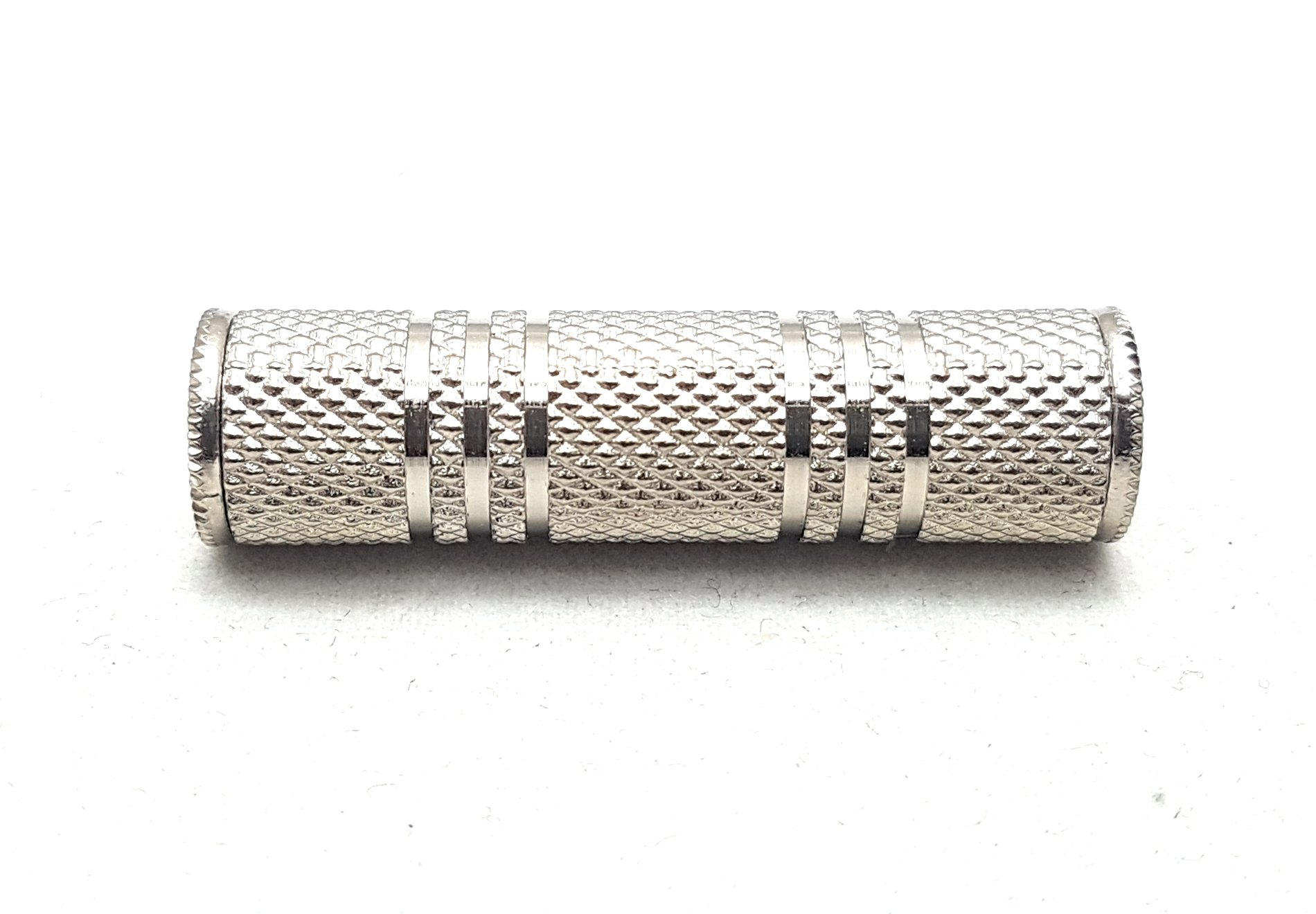 Maincore Metal 3.5mm to 3.5mm Jack Coupler Joiner Extending Stereo Adapter (Female to Female).