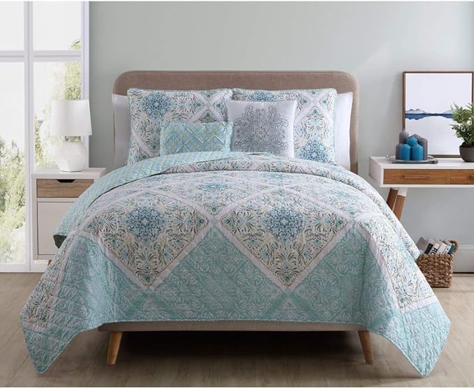 4 Piece Girls Blue Floral Quilt Twin XL Set, Pretty All